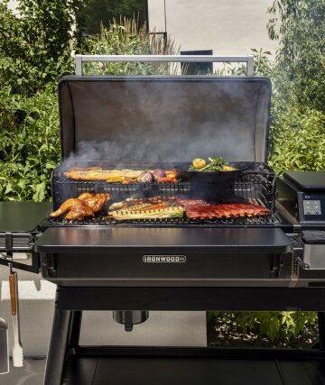 traeger ironwood grilling food